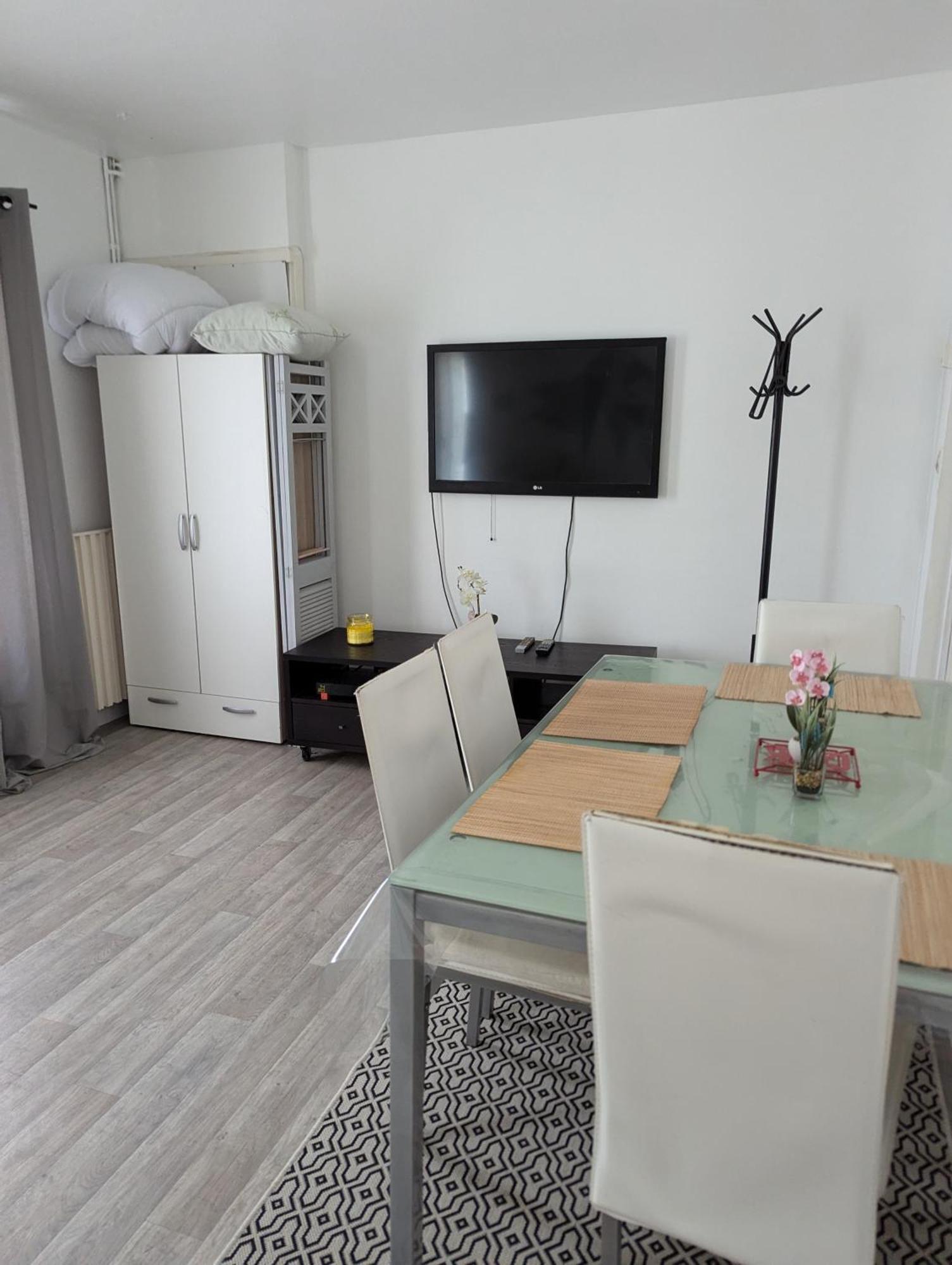 Barbusse Apartment Les Aubrais Exterior foto